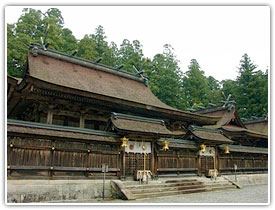 熊野三山の中心とされる荘厳な「熊野本宮大社」