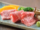メイン料理は栃木県那須の地で育ったブランド牛「那須野ヶ原牛」。季節に合わせて調理方法が異なります。