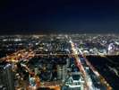 全室高層階の客室からきらめく夜景を一望。記念日のご利用にもぴったりです。