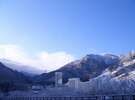 うっすら雪化粧したホテル