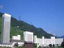 夏の青空と苗場プリンスホテル