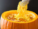 ハロウィーンフェア “ビックなかぼちゃポット”で仕上げるかぼちゃクリームパスタ