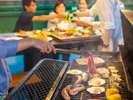 テラスで乾杯!みんなでワイワイ炭火BBQ
