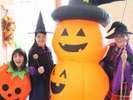 ハロウィンフォトスポットで写真を撮ってインスタでアップするとハロウィングッズがもらえちゃう♪