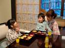 はじめての温泉?!楽しみなお子様ランチのお食事