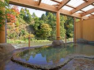 岩手の紅葉スポット近くの温泉宿・紅葉露天のある宿県　鉛温泉　藤三旅館