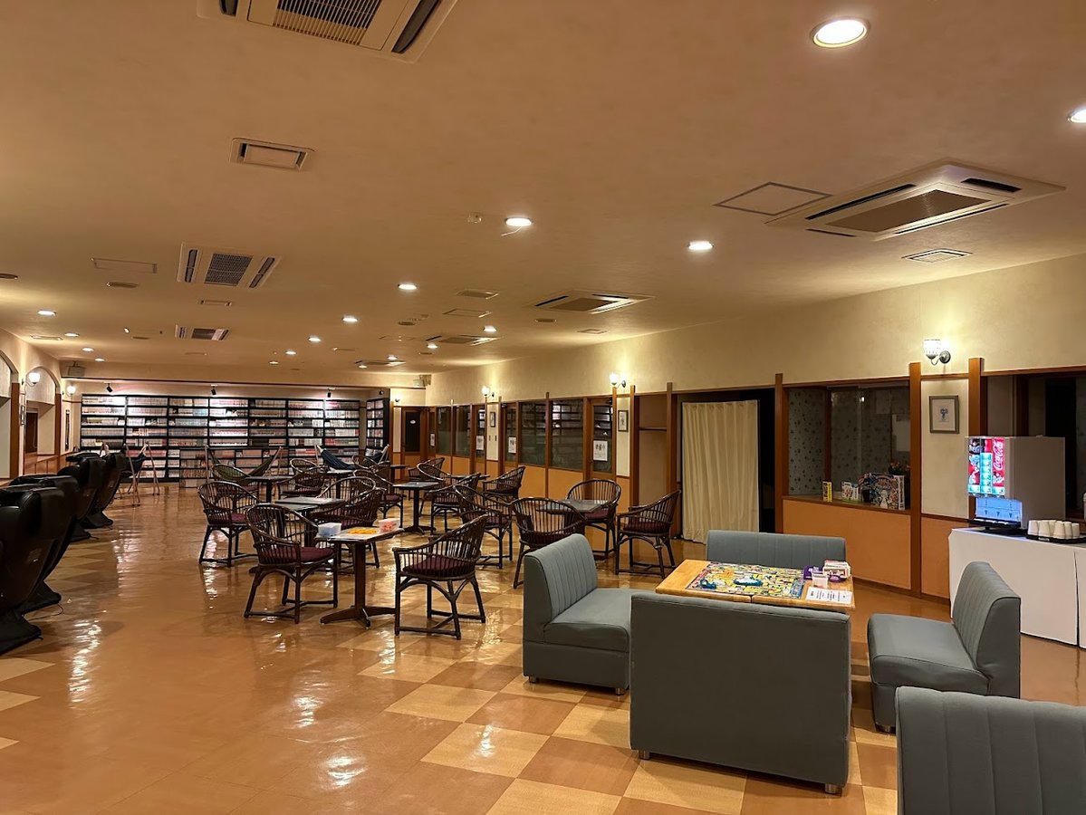 リラクゼーションルーム。ご利用時間:7:00〜10:00、14:00〜22:00