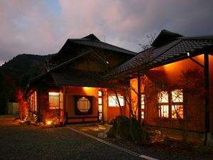 奥ゆのひら 花灯り