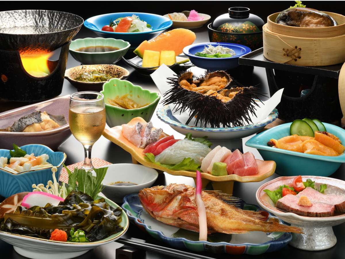 《夕食イメージ》三陸海の幸を使用したお膳。旬の三陸をお楽しみ下さい