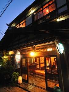 村のミニ画廊　民家造りの宿　奈良屋旅館：写真