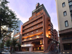 【横浜平和プラザホテル】焼きたてパンと珈琲の朝食が人気の宿：写真
