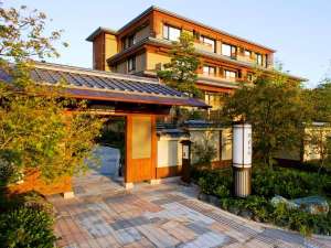 【京都嵐山温泉 花伝抄】正面~風姿門~