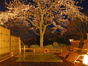 神奈川の紅葉スポット近くの温泉宿・紅葉露天のある宿県　三河屋旅館