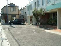 キャビン熊谷の駐車場は２２台収容、無料で提供しております。