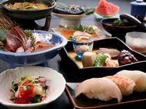 【夕食】日本海の旬の魚を使ったお刺身、お寿司を個室でゆったりお召し上がり下さい！