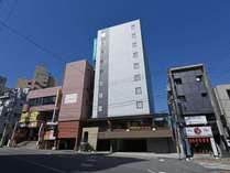 ≪ホテル全景≫東名・新東名高速道、伊豆縦貫道からも近く、お車での移動も大変便利。