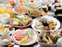 ご朝食は40種類以上のメニューをご用意したバイキングです!食べ過ぎに注意♪
