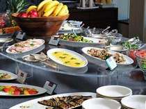 【ビストロ・ブルゴーニュ】朝食は三浦半島の食材をふんだんに使用したブッフェスタイル