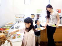 添い寝のお子様も無料で朝食をお召し上がりいただけます