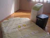 赤ちゃん布団・オムツゴミ箱・電気ポットをお部屋にご用意