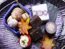 熊野の恵みを中心に、素材の効能を考えながら食材を組み合わせて調理します!