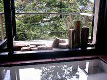 景山荘客室風呂（露天風展望風呂）景山荘のお部屋のお風呂はすべて窓が開放できます。天然温泉１００％