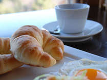 小鳥のさえずりとともに、美味しい朝食をどうぞ♪朝食はお部屋にお持ちします。