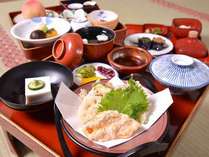 *お夕食一例/野菜や豆類、穀類を使った仏教の伝統的な食事“精進料理”をご用意いたしております。