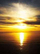 びわ湖に沈む夕日は、幻想的です」