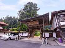 *世界遺産であり国宝も所有する当院。鎌倉時代から続く由緒ある場所で宿坊体験しませんか。
