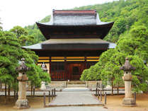 武田信玄の菩提寺「恵林寺」は四季折々愉しめる魅力のスポットです。