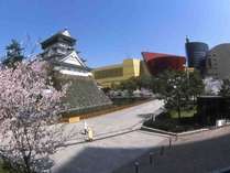 小倉城とリバーウォーク北九州♪春にはたくさんの桜が周囲を彩ります♪