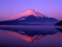 冬の早朝の紅富士