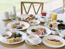 ご朝食は和洋ブッフェをご用意しております。