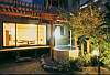 お庭のライトアップが美しい部屋付露天風呂。桜館１階に１部屋だけの特別室でございます。