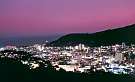 海に続く街並みや夜景が美しい客室や露天風呂からの夜景です。