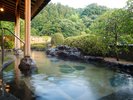 【温泉】緑豊かな景色を眺めながら入る展望露天風呂は最高です。