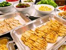 夕食は「ラクーン」でビュッフェをお楽しみください
