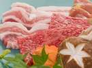 牛肉は伊予牛「絹の味」・豚肉は菊間町の「仙高ポーク」・鶏肉は「媛っこ地鶏」