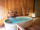 【貸切露天風呂／信楽焼】檜と信楽焼の浴槽が5種類ある貸切露天風呂