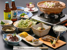 ・【夕食一例】地元の野菜をふんだんに使用した鴨鍋は旨味たっぷり！