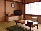【和室・10畳】飛騨の古民家を改装したお部屋になっています。※お部屋のご指定はお受けしておりません。