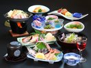 【食事】夕食の一例。自家製コシヒカリと新潟山海の幸を一品一品丁寧に手作りします。
