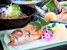 【食事】夕食の一例。自家製コシヒカリと新潟山海の幸を一品一品丁寧に手作りします。