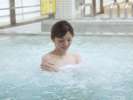 【大浴場】バイブラ風呂は全身美容に効果がある超音波とジェット水流が全身を包みます。