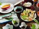 【贅沢・信州山ごはん】季節の小鉢やカフェの手作りケーキを加えた、グレードアップコース