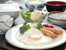 #朝食　シンプルかつ王道の献立。しっかりと朝食を食べ、気持ちの良い朝をお過ごしください。