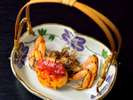 *【夕食一例】川蟹の唐揚げ。香ばしく、凝縮されたカニの旨味が食べ応えのある一品。