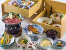 【夕食】和食(一例）※箱膳（一の重・二の重）を含め8品のお品数になります。