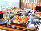 【朝食一例】品数たっぷりの手作り朝食です♪